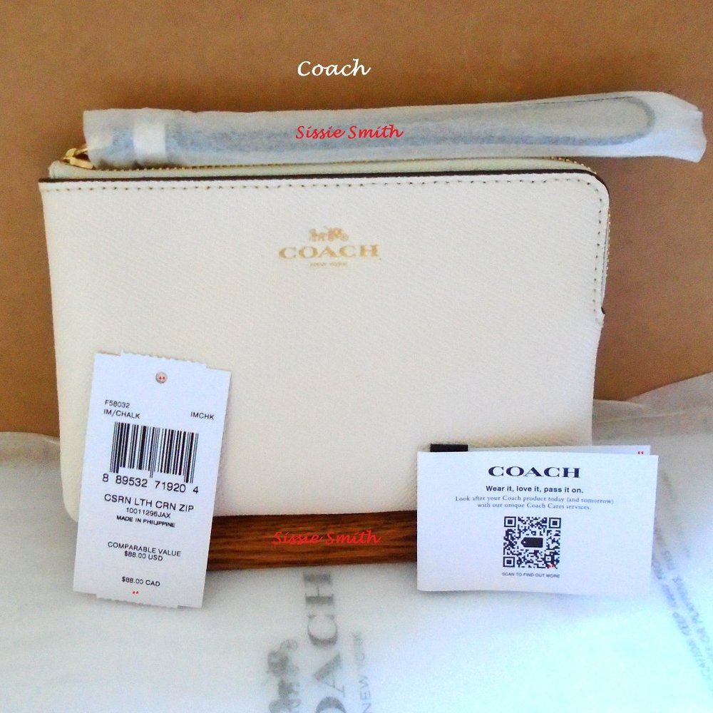 NWT Coach Chalk Leather Corner Zip Wristlet